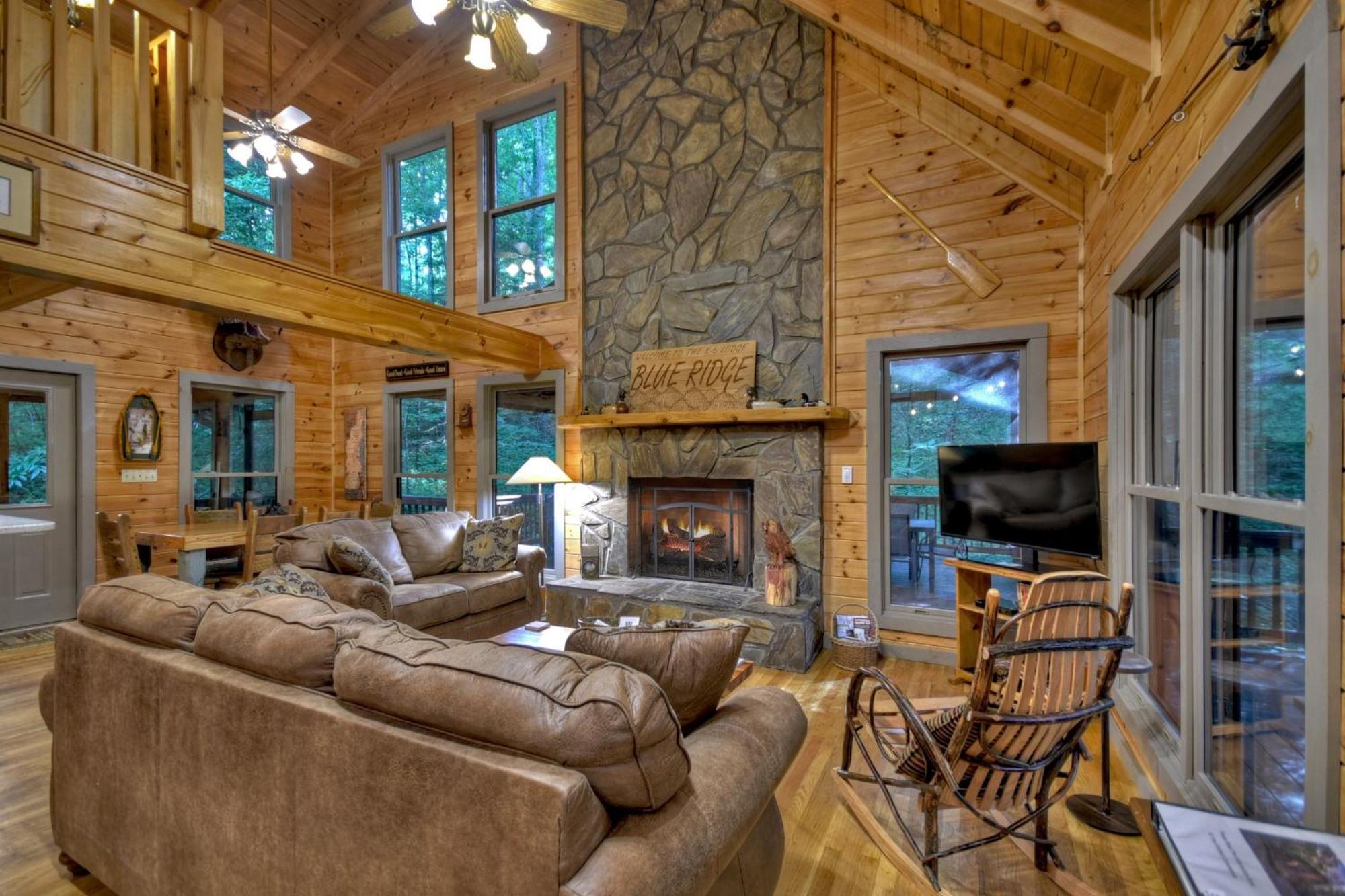 K6 Lodge Gather Around The Firepit Soak In The Hot Tub And Splash In The Creek Blue Ridge Exteriér fotografie