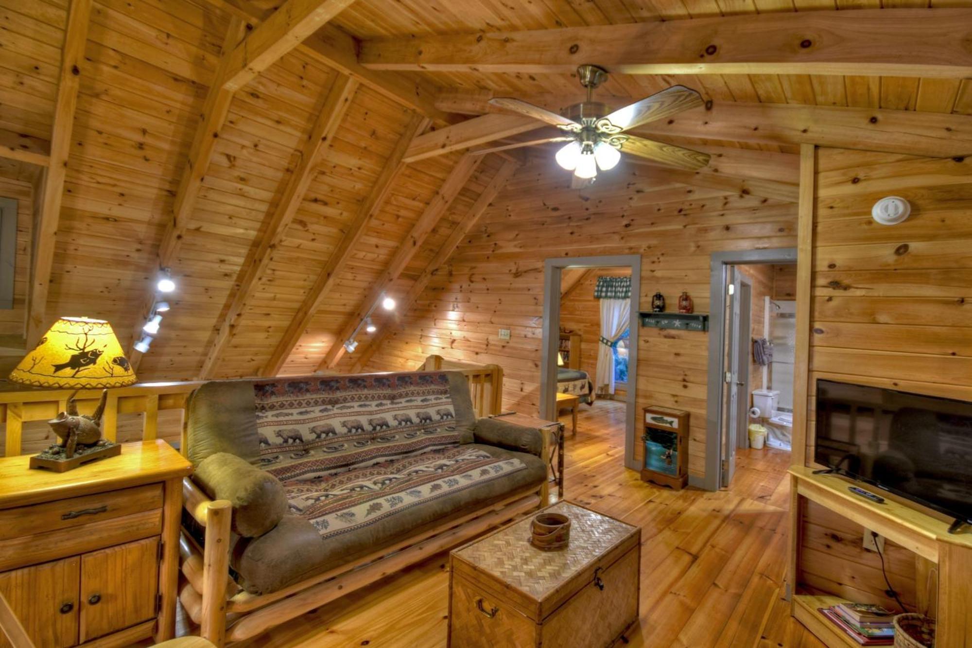 K6 Lodge Gather Around The Firepit Soak In The Hot Tub And Splash In The Creek Blue Ridge Exteriér fotografie