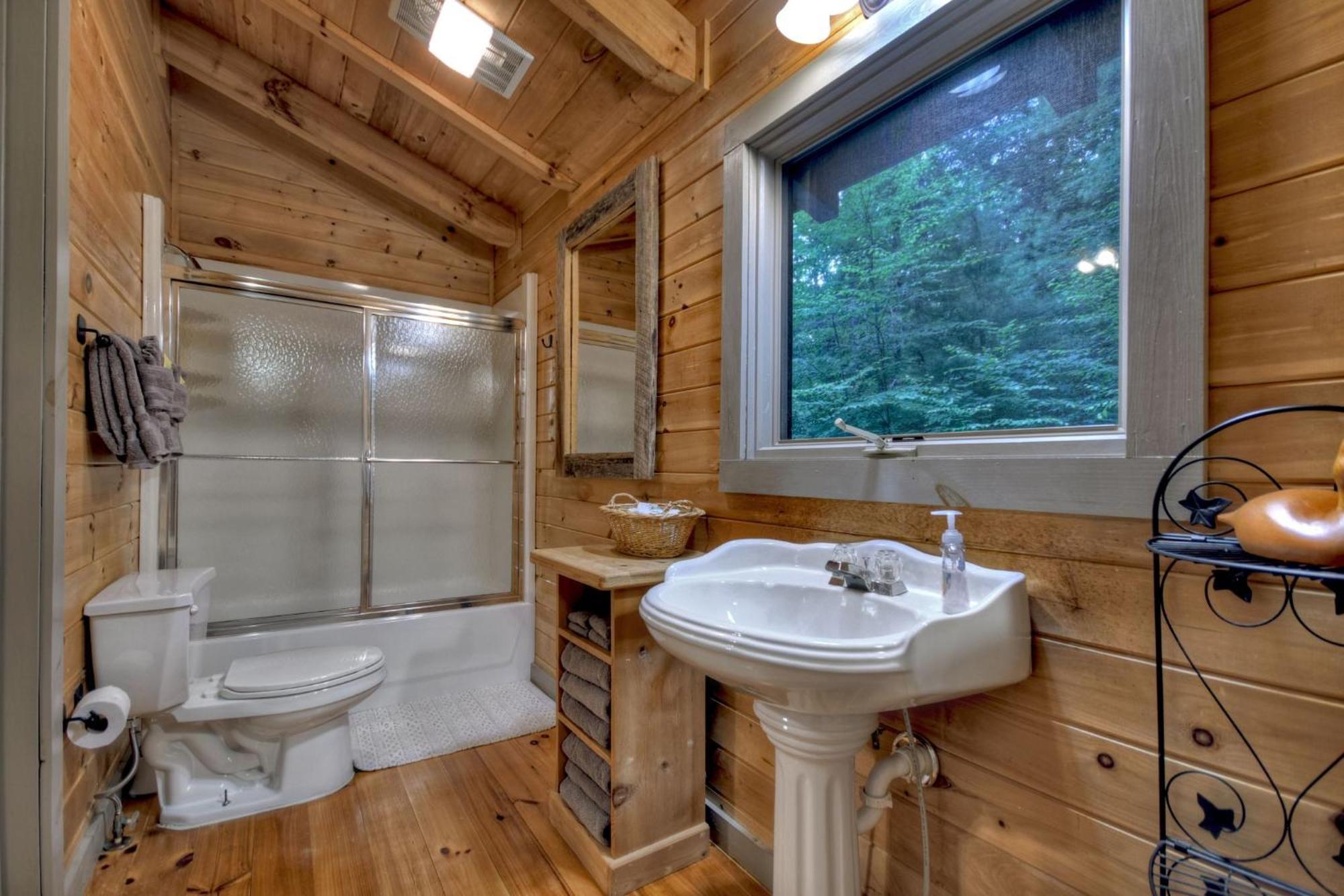 K6 Lodge Gather Around The Firepit Soak In The Hot Tub And Splash In The Creek Blue Ridge Exteriér fotografie